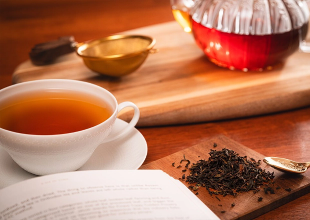 大人気カフェの紅茶提供イメージ